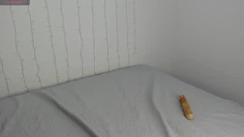 Snapshot of stella_tomlinson chatting on February 2025 10:14:02 PM Stella online show from February 2025 10:14:02 PM