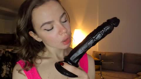 Asella online show from November 2025 08:03:02 AM