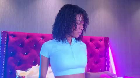 Snapshot of stellaciel_ chatting on July 2026 05:17:02 PM S T E L L A online show from July 2026 05:17:02 PM