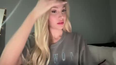 Stella Bella online show from March 2025 02:25:02 AM