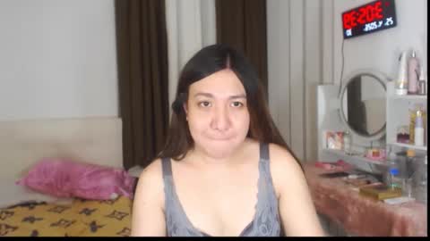 Snapshot of stellahugets chatting on April 2026 07:05:02 PM Stella online show from April 2026 07:05:02 PM