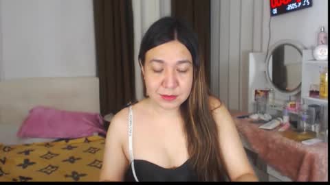 Snapshot of stellahugets chatting on April 2026 04:48:01 PM Stella online show from April 2026 04:48:01 PM