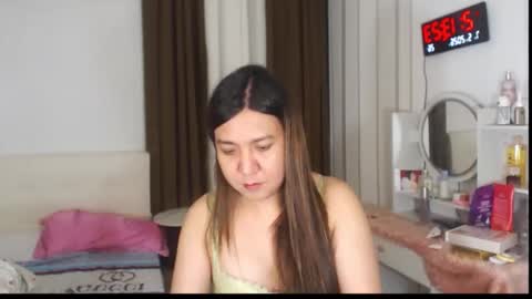 Snapshot of stellahugets chatting on May 2026 06:13:02 PM Stella online show from May 2026 06:13:02 PM
