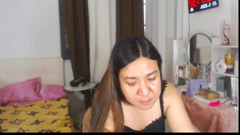 Snapshot of stellahugets chatting on May 2026 01:57:02 AM Stella online show from May 2026 01:57:02 AM