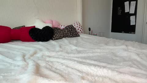 Snapshot of stellakay chatting on May 2026 10:17:02 PM Stella Kay online show from May 2026 10:17:02 PM