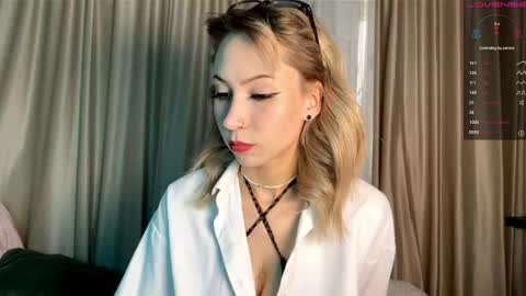 Snapshot of stellar_blade chatting on June 2026 03:20:02 AM Alexia online show from June 2026 03:20:02 AM