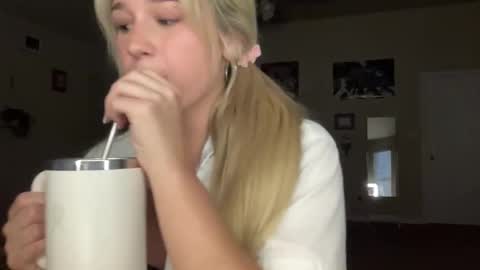 Snapshot of stellaraexox chatting on October 2025 12:11:01 AM stellaraexox online show from October 2025 12:11:01 AM