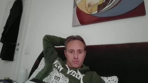 sten015 online show from November 2025 01:44:02 PM