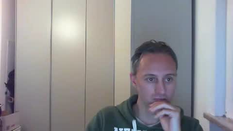 sten015 online show from November 2025 04:51:01 PM