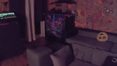 Snapshot of stenlyvrbich chatting on September 2025 02:11:02 AM lee online show from September 2025 02:11:02 AM