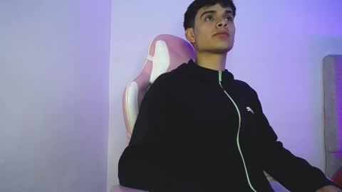 Emma online show from September 2025 04:57:01 AM