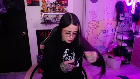 Snapshot of stephani_rousso chatting on June 2026 12:15:01 AM joha cosmo online show from June 2026 12:15:01 AM