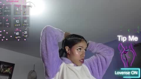 Stephania online show from March 2026 07:20:02 PM