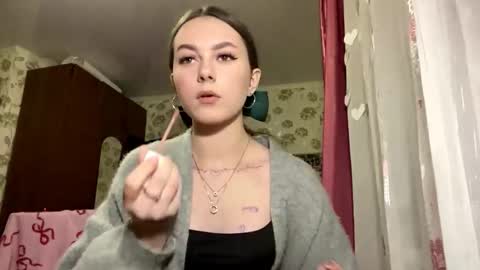 Stephani online show from March 2026 03:18:01 PM