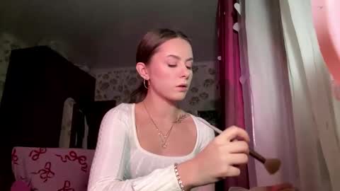 Stephani online show from March 2026 03:18:02 PM