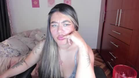 Stephanie  online show from November 2025 01:27:01 AM