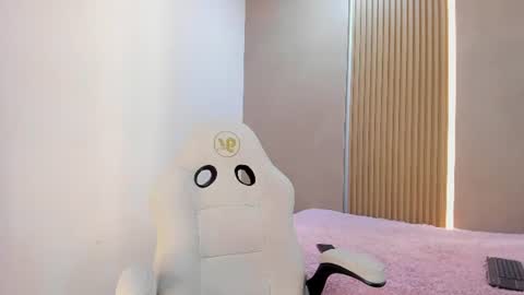 Snapshot of stephany_summer chatting on June 2026 08:09:02 PM Stephany online show from June 2026 08:09:02 PM