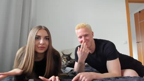 Step sis and Step bro online show from May 2026 05:42:04 PM