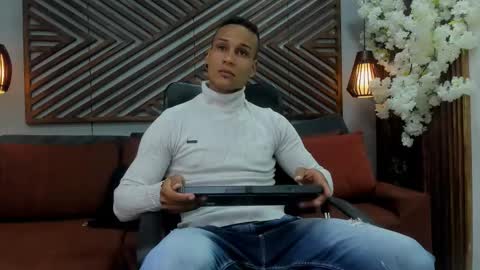 Snapshot of sterling_magnus chatting on February 2026 07:32:02 PM online show from February 2026 07:32:02 PM