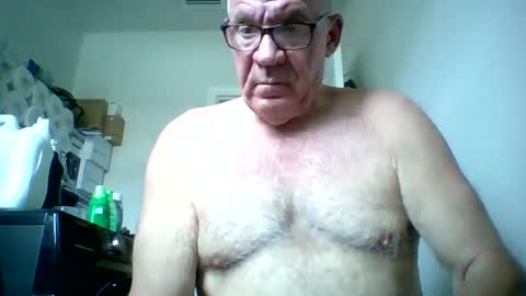 stevejons47 online show from October 2025 08:40:02 PM