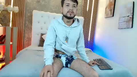 Snapshot of steven_skiing chatting on June 2026 04:23:01 AM STEVEN online show from June 2026 04:23:01 AM