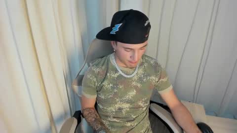 Snapshot of steven_starz chatting on November 2025 05:07:02 AM Steven online show from November 2025 05:07:02 AM