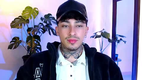 Snapshot of stevennavarro chatting on April 2026 01:08:01 AM Daniel Steven Navarro online show from April 2026 01:08:01 AM