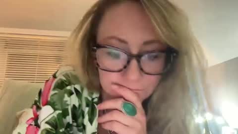 Snapshot of steviegirl4u chatting on October 2025 11:20:02 PM StevieGirl4U online show from October 2025 11:20:02 PM