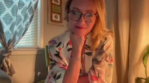 Snapshot of steviegirl4u chatting on July 2026 11:40:01 PM StevieGirl4U online show from July 2026 11:40:01 PM