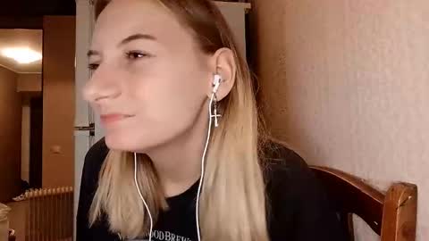 Eva online show from November 2025 07:37:01 PM