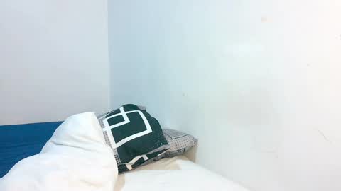 sthefany2512 online show from April 2026 01:03:01 AM