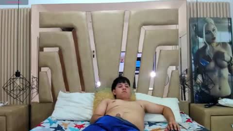 Snapshot of stiven_pooh chatting on December 2024 10:40:02 PM Steven Pooh online show from December 2024 10:40:02 PM