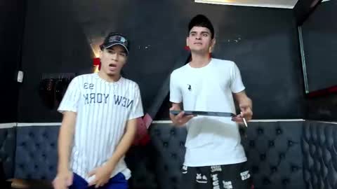 friends online show from November 2025 04:26:02 AM