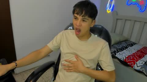 Stiwen online show from November 2025 02:17:01 PM