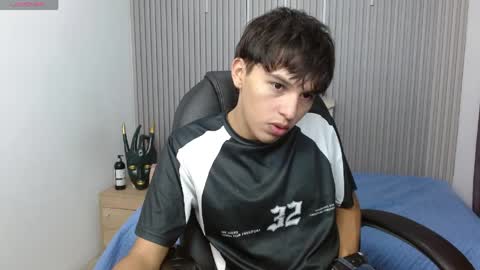 Stiwen online show from March 2026 01:33:01 PM