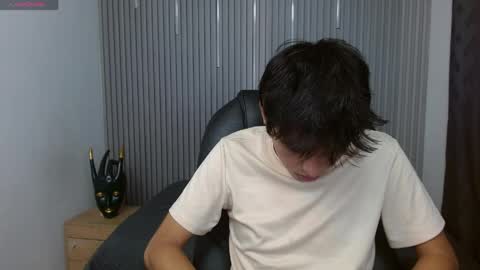 Stiwen online show from April 2026 01:44:01 PM