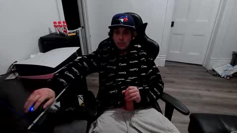 stonedpanda77 online show from April 2026 01:01:01 AM