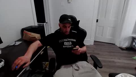 stonedpanda77 online show from May 2026 11:00:01 PM