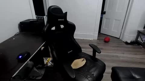 stonedpanda77 online show from May 2026 11:54:02 PM