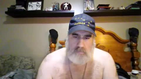 Snapshot of straightbear4you chatting on June 2026 10:39:02 AM Straightbear4you online show from June 2026 10:39:02 AM