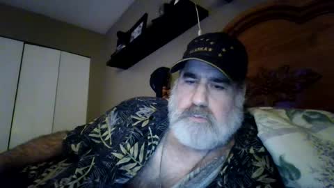 Snapshot of straightbear4you chatting on June 2026 09:37:02 AM Straightbear4you online show from June 2026 09:37:02 AM