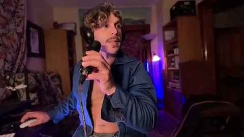 Cowboy Zuhly online show from October 2025 03:19:01 AM