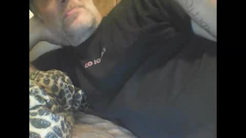 Snapshot of straightmaletouse chatting on April 2026 11:04:02 AM straightmaletouse online show from April 2026 11:04:02 AM