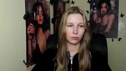 Snapshot of stranger_giirl chatting on April 2026 11:20:01 AM Amalia online show from April 2026 11:20:01 AM
