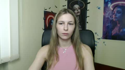 Snapshot of stranger_giirl chatting on June 2026 06:16:02 AM Amalia online show from June 2026 06:16:02 AM