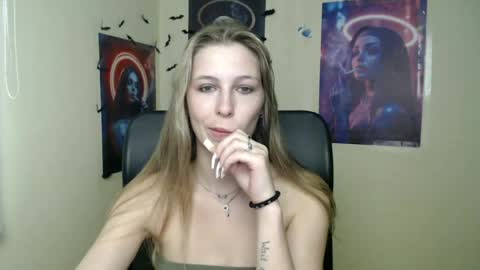 Snapshot of stranger_giirl chatting on July 2026 05:45:02 AM Amalia online show from July 2026 05:45:02 AM