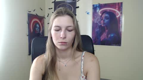 Snapshot of stranger_giirl chatting on July 2026 06:07:02 AM Amalia online show from July 2026 06:07:02 AM