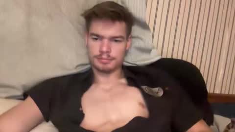 stratman301 online show from November 2025 12:49:01 AM