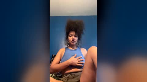 Strawberries X Straps online show from January 2026 07:50:02 PM