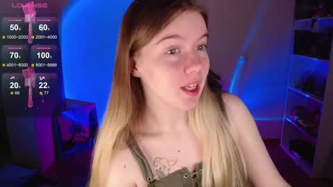 Snapshot of strawberry_juli chatting on October 2025 06:09:01 AM Juli online show from October 2025 06:09:01 AM